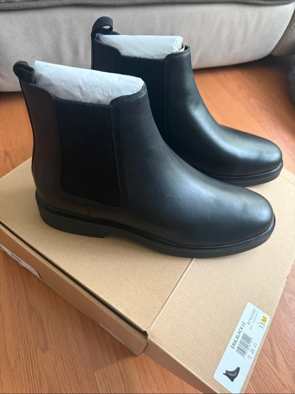 Vince Men's Black Leather Chelsea Chukka Boots
